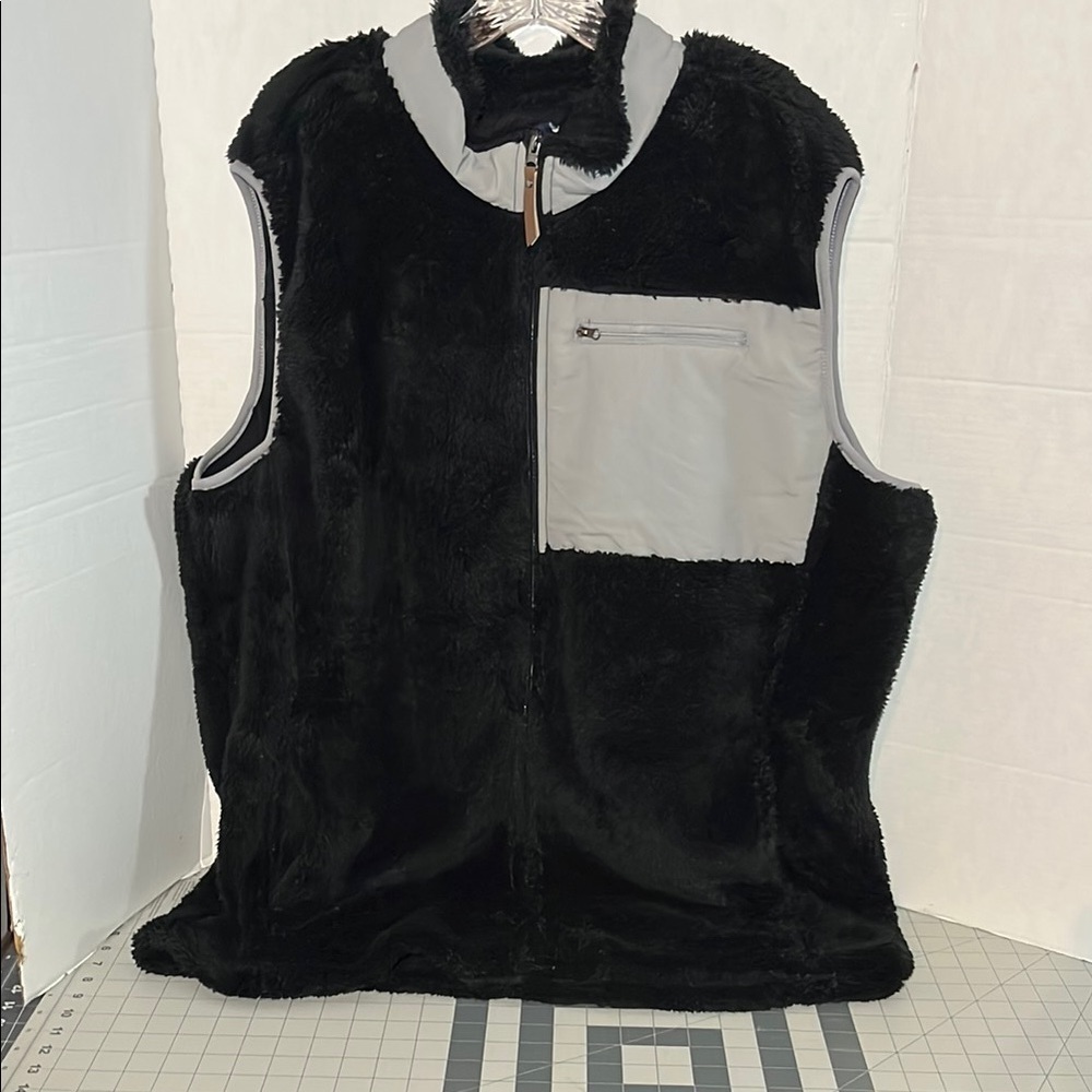 Charles River Apparel Black and Gray Vest